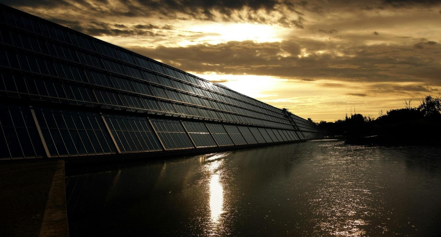 ARE SOLAR PANELS MORE EFFECTIVE AT NIGHT?